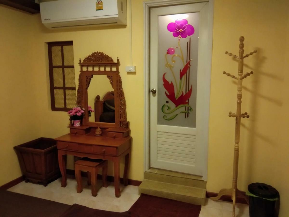Ruan Ben Ja Don Mueang,Bangkok Hostel Exteriér fotografie